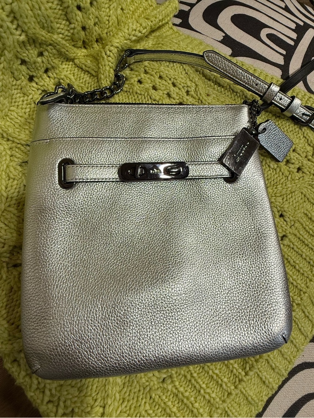 Coach Swagger Swingpack 36501 Metallic Silver Pebbled Leather Crossbody NWOT